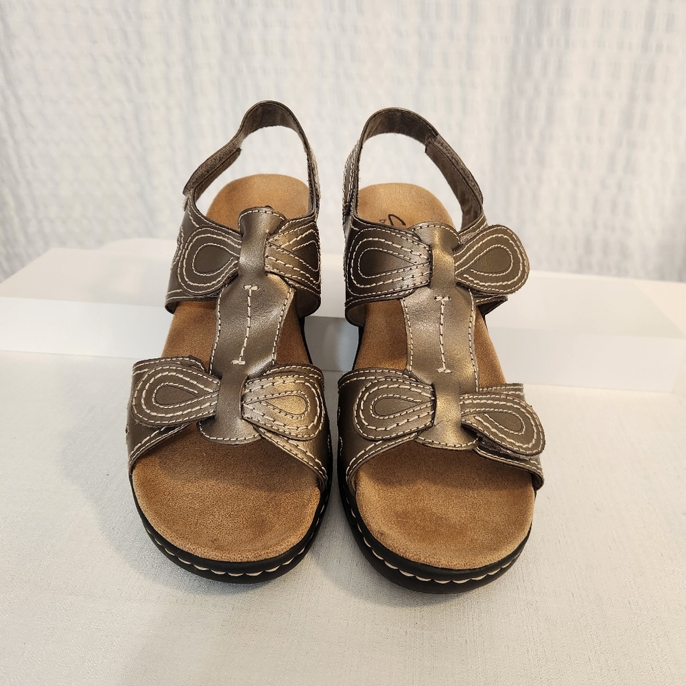 Clarks Bendables Bronze Metallic Women's Velcro Closure‎ Sandal Size 10 Wide
